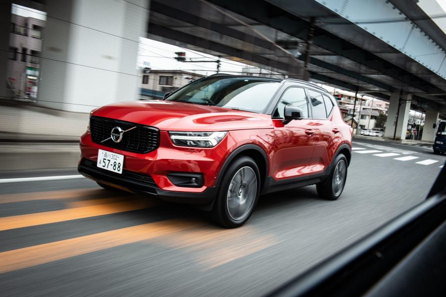  Volvo XC40 T5 R-Design 2018 года  (JP) (фото 1 из 23)